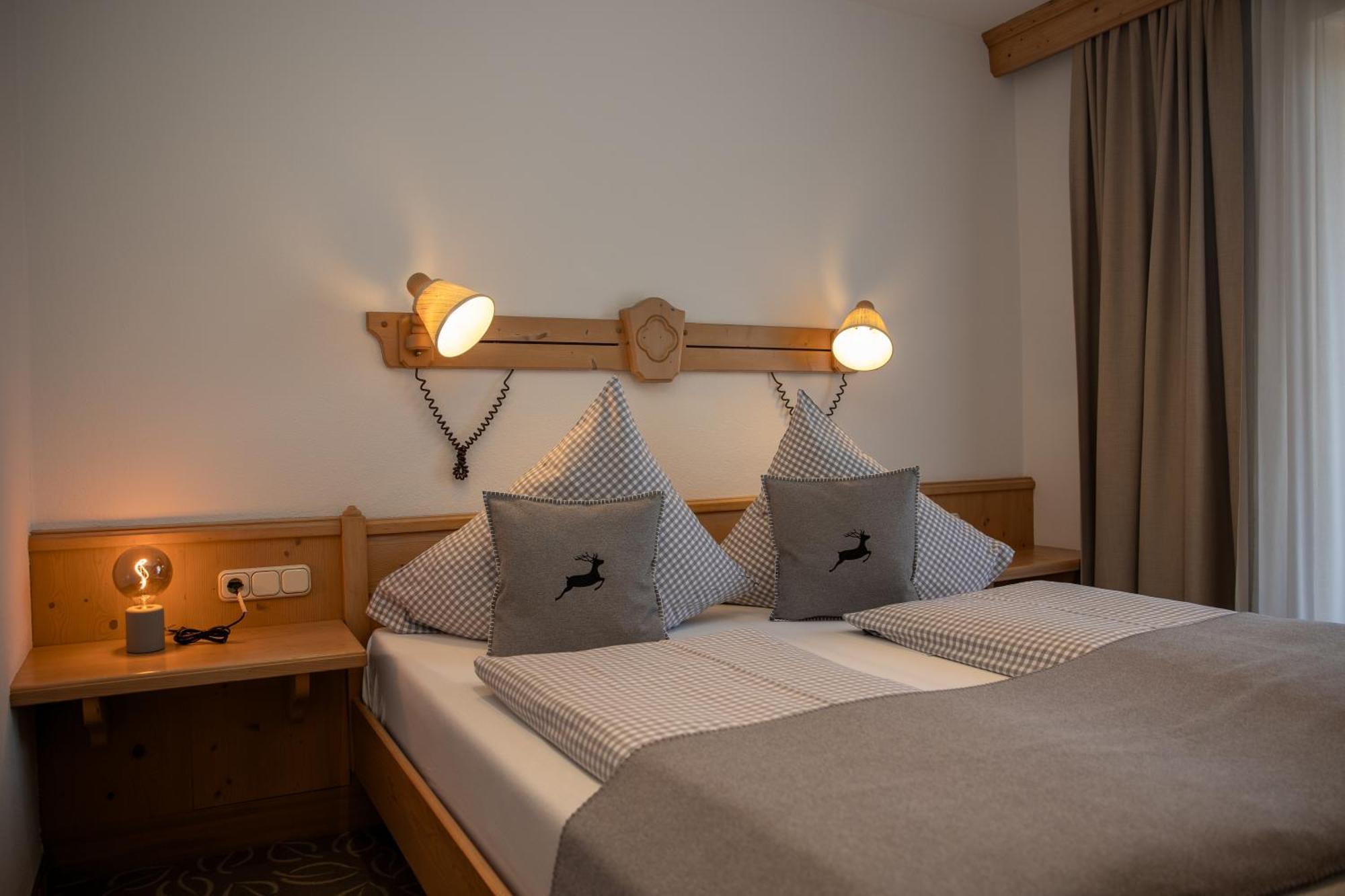 Hotel Gasthof Alter Wirt Farchant Zewnętrze zdjęcie