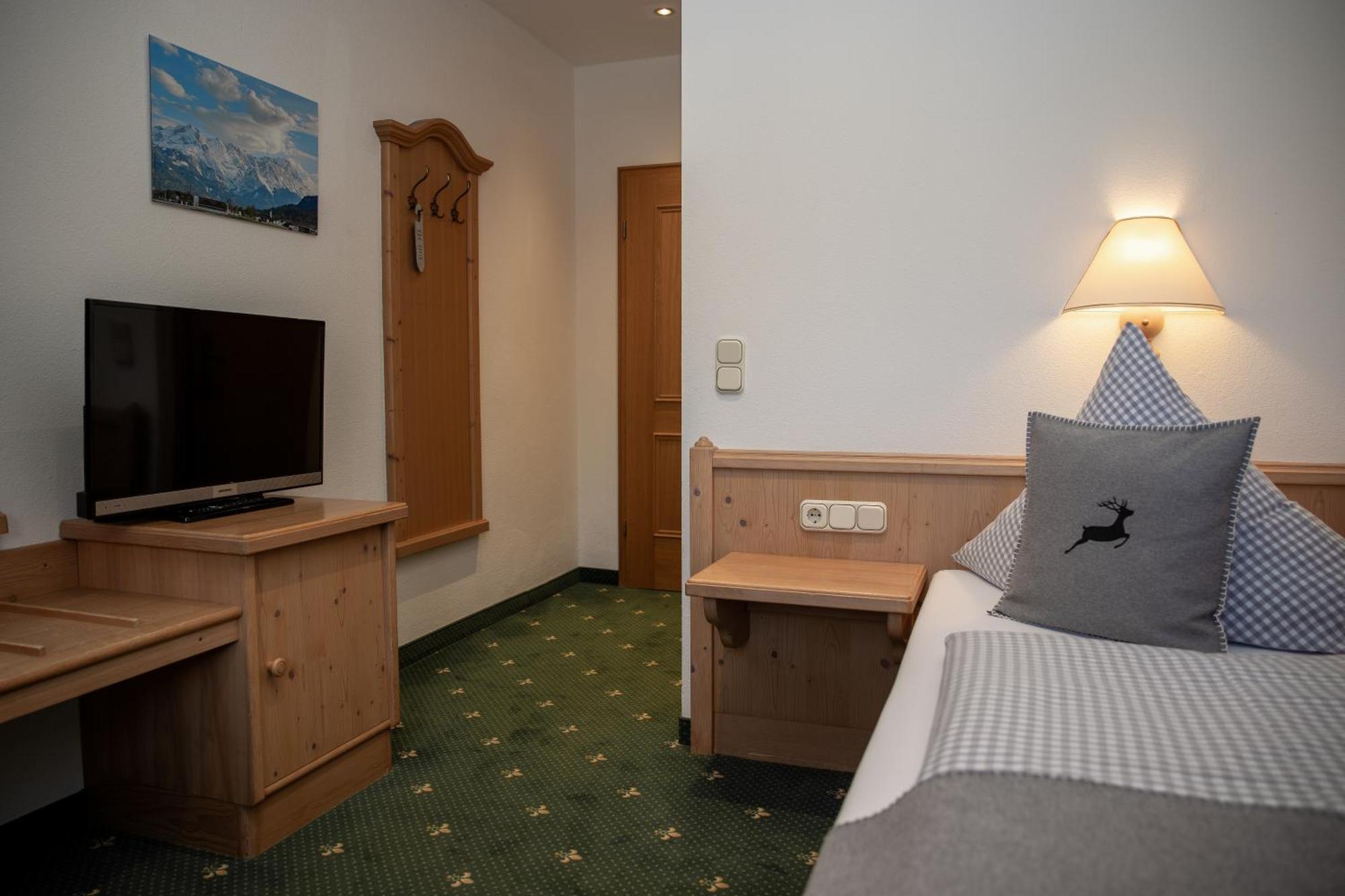 Hotel Gasthof Alter Wirt Farchant Zewnętrze zdjęcie