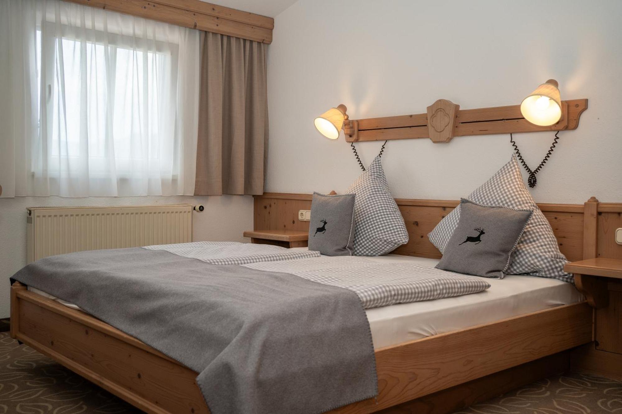 Hotel Gasthof Alter Wirt Farchant Zewnętrze zdjęcie